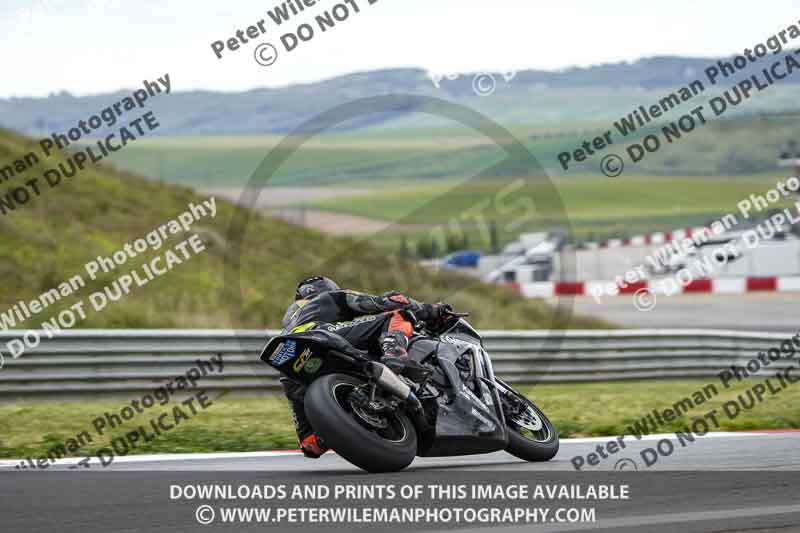 cadwell no limits trackday;cadwell park;cadwell park photographs;cadwell trackday photographs;enduro digital images;event digital images;eventdigitalimages;navarra;no limits trackdays;peter wileman photography;racing digital images;trackday digital images;trackday photos